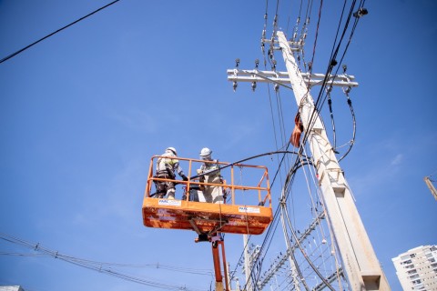 Equatorial Goiás realiza obras na rede elétrica e programa desligamentos em Uruaçu
